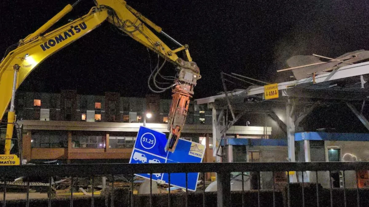 70 വർഷങ്ങൾക്ക് ശേഷം Angus L. Macdonald ബ്രിഡ്‌ജിൽ നിന്ന് ടോൾ നീക്കം ചെയ്യുന്നു