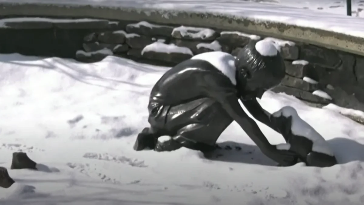 എഡ്മണ്ടനിൽ രണ്ടാമത്തെ വെങ്കല പ്രതിമയും കാണാതായി