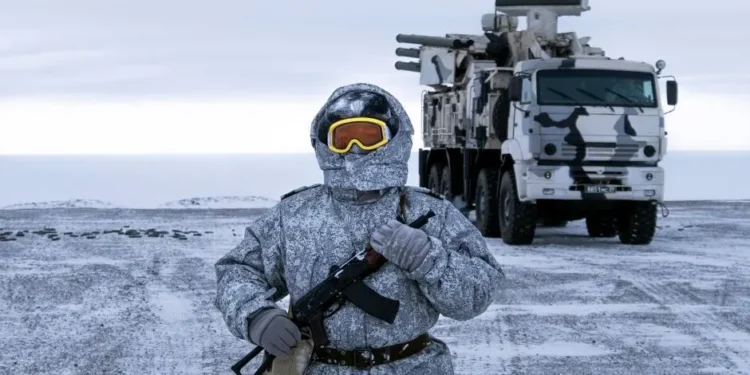കനേഡിയൻ സൈന്യം സബ്-ആർക്ക്ടിക് യുദ്ധ പരിശീലനത്തിൽ!