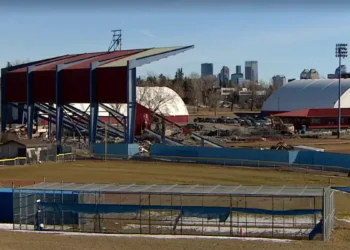 കാൽഗറിയിലെ ഫൂട്ട്ഹിൽസ് സ്റ്റേഡിയം പൊളിച്ചുമാറ്റുന്നു 5 കാൽഗറിയിലെ ഫൂട്ട്ഹിൽസ് സ്റ്റേഡിയം പൊളിച്ചുമാറ്റുന്നു