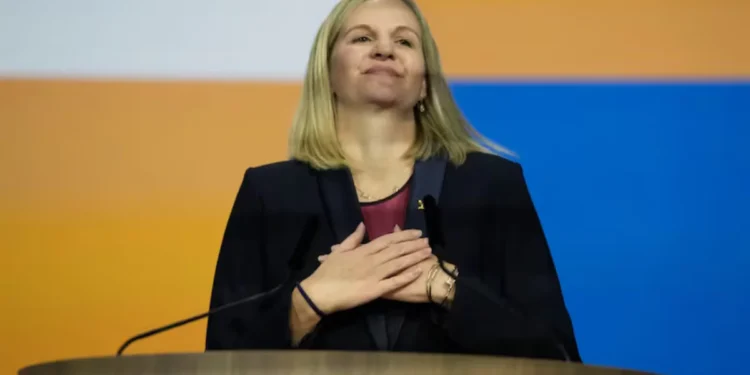 ഒളിമ്പിക് ചരിത്രത്തിൽ ആദ്യമായി WOMEN POWER ! കിർസ്റ്റി കോവൻട്രി IOC പ്രസിഡന്റ് ആയി തെരഞ്ഞടുക്കപ്പെട്ടു