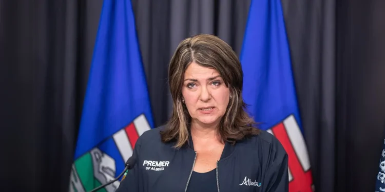 ഫെഡറൽ സർക്കാരിനോട് കടുത്ത നിലപാടുമായി ആൽബർട്ട പ്രിമിയർ! 1 ഫെഡറൽ സർക്കാരിനോട് കടുത്ത നിലപാടുമായി ആൽബർട്ട പ്രിമിയർ!