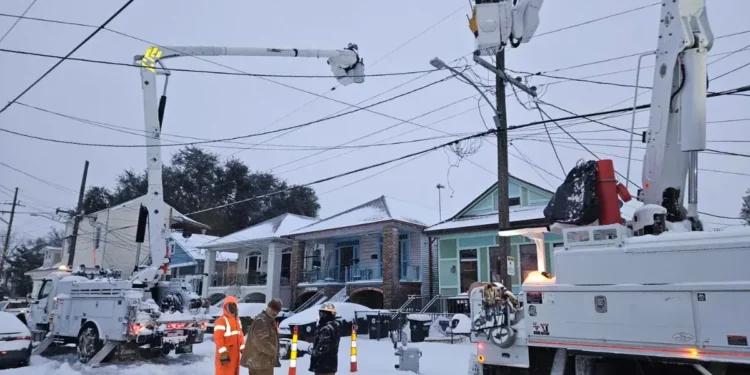 കിഴക്കൻ കാനഡയിൽ Ice Storm: 1 കിഴക്കൻ കാനഡയിൽ Ice Storm: