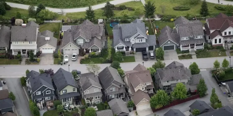 കാനഡയിലെ Middle Class-ന്റെ മാറുന്ന നിർവചനം: 1 കാനഡയിലെ Middle Class-ന്റെ മാറുന്ന നിർവചനം: