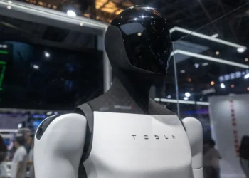 മസ്കിന്റെ റോബോട്ടുകൾ 2026ല്‍ ചൊവ്വയിലേക്ക്?