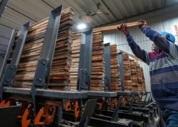 കാനഡയിൽ തൊഴിലില്ലായ്മ ഉയർന്നു 4 കാനഡയിൽ തൊഴിലില്ലായ്മ ഉയർന്നു