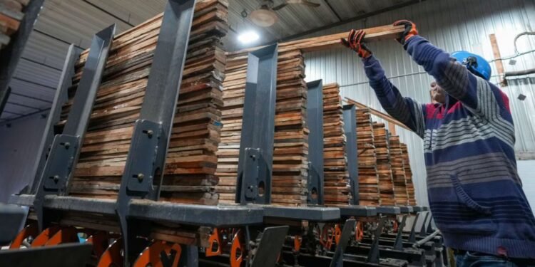 കാനഡയിൽ തൊഴിലില്ലായ്മ ഉയർന്നു 1 കാനഡയിൽ തൊഴിലില്ലായ്മ ഉയർന്നു