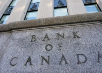 പണപ്പെരുപ്പം ഉയരുന്നു, പലിശ നിരക്ക് കുറയ്ക്കൽ നിർത്തുന്നു!