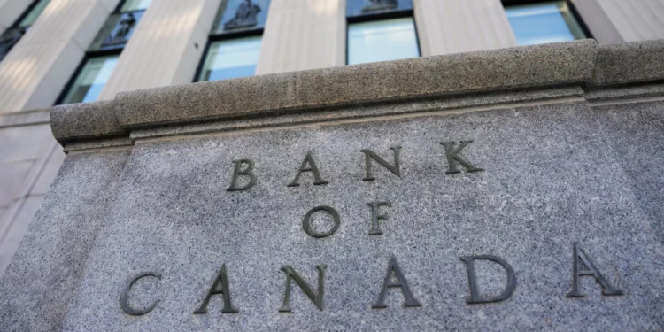 പണപ്പെരുപ്പം ഉയരുന്നു, പലിശ നിരക്ക് കുറയ്ക്കൽ നിർത്തുന്നു!