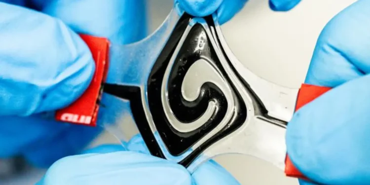 വലിച്ചുനീട്ടാവുന്ന പരിസ്ഥിതി സൗഹൃദ ബാറ്ററി വികസിപ്പിച്ച് ഗവേഷകർ 1 വലിച്ചുനീട്ടാവുന്ന പരിസ്ഥിതി സൗഹൃദ ബാറ്ററി വികസിപ്പിച്ച് ഗവേഷകർ