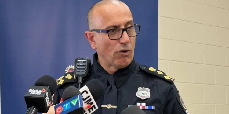 റെജൈനയുടെ പോലീസ് മേധാവി താത്കാലികമായി പുറത്ത്! 1 റെജൈനയുടെ പോലീസ് മേധാവി താത്കാലികമായി പുറത്ത്!