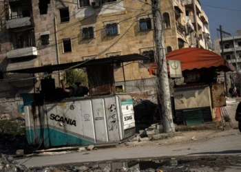 അലെപ്പോയിൽ നിന്ന് കുർദിഷ് പോരാളികൾ പിൻവാങ്ങുന്നു