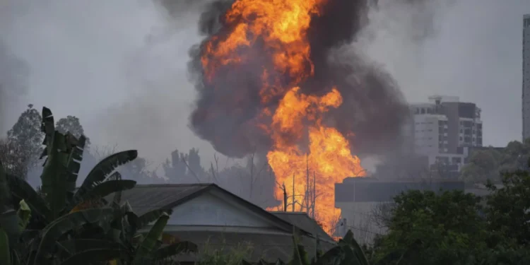 മലേഷ്യയിൽ ഗ്യാസ് പൈപ്പ്‌ലൈൻ പൊട്ടിത്തെറിച്ച് വൻ സ്ഫോടനം
