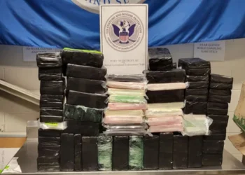 അമേരിക്ക-കാനഡ അതിർത്തിയിൽ ലഹരിമരുന്ന് വേട്ട 5 അമേരിക്ക-കാനഡ അതിർത്തിയിൽ ലഹരിമരുന്ന് വേട്ട