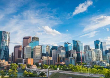 ആൽബർട്ടയിൽ തൊഴിലാളി ഇമിഗ്രേഷൻ അപേക്ഷ ഫീസുകൾ വർദ്ധിപ്പിച്ചു