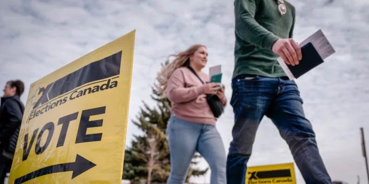 ആദ്യ ദിവസം തന്നെ മുൻകൂർ പോളിങ്ങിൽ റെക്കോർഡ് പങ്കാളിത്തം