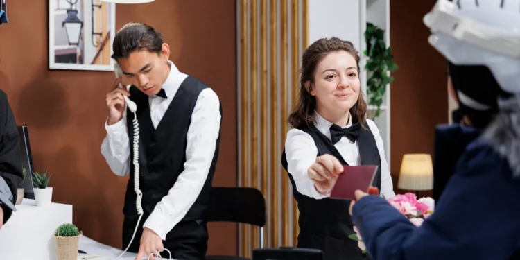 ക്യൂബെക്കിലെ ഹോട്ടലുകളിൽ തൊഴിലാളി ക്ഷാമം 1 ക്യൂബെക്കിലെ ഹോട്ടലുകളിൽ തൊഴിലാളി ക്ഷാമം