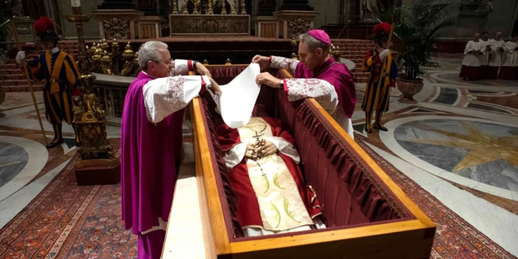 ഫ്രാൻസിസ് മാർപാപ്പയുടെ അന്ത്യയാത്ര; സംസ്കാരം ശനിയാഴ്ച