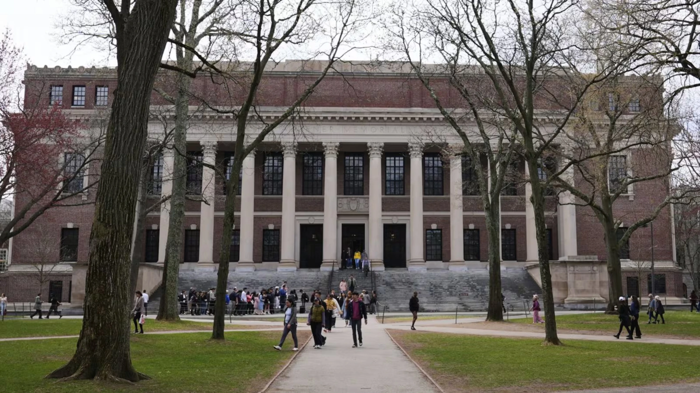 അമേരിക്കൻ കുടിയേറ്റ വിദ്യാർത്ഥികൾക്ക് വേണ്ടി കനേഡിയൻ പ്രൊഫസർമാരുടെ തുറന്ന കത്ത്