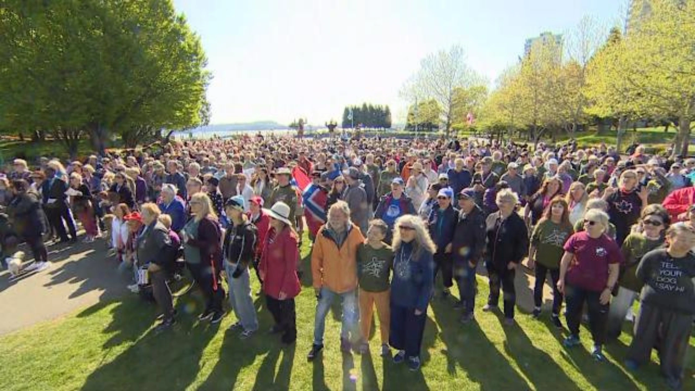 രാഷ്ട്രീയത്തിനപ്പുറം; വൈറൽ വീഡിയോ കാനഡ-അമേരിക്ക സൗഹൃദം പുനഃസ്ഥാപിക്കുന്നു