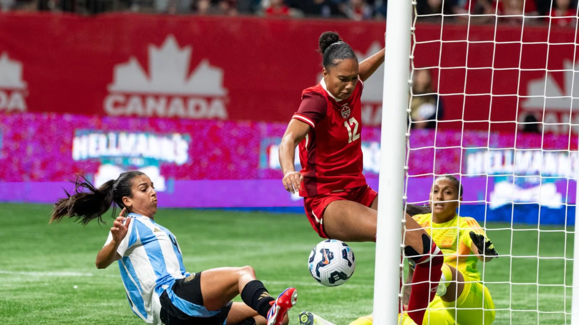വനിതാ ഫുട്ബോളിൽ കാനഡ 3-0ന് അർജന്റീനയെ തകർത്തു