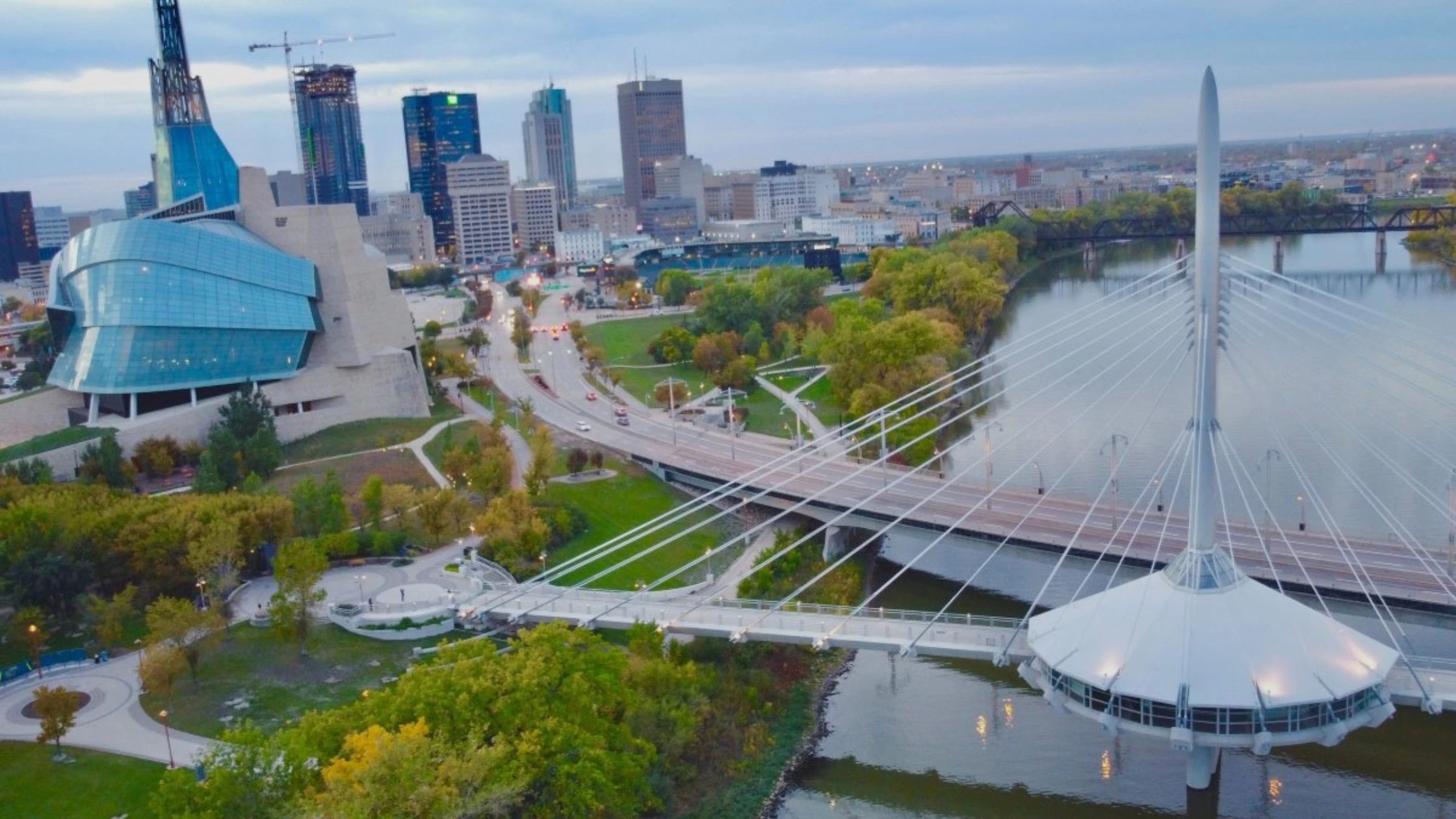 മാനിറ്റോബയിലേക്ക് പുതിയ അവസരങ്ങൾ: സ്‌കിൽഡ് വർക്കേഴ്സിനെ ക്ഷണിക്കുന്നു