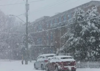 ഓട്ടാവ താഴ്‌വരയിൽ കനത്ത മഞ്ഞുവീഴ്ച; സ്‌കൂൾ ബസുകൾ റദ്ദാക്കി, യാത്രാ മുന്നറിയിപ്പുകൾ പുറപ്പെടുവിച്ചു