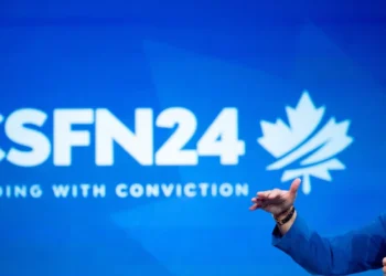 ഒട്ടാവയിൽ തെരഞ്ഞെടുപ്പ് സമ്മേളനം; യുഎസ് താരിഫ് വക്താവും ആൽബർട്ട പ്രീമിയർ സ്മിത്ത് എത്തുന്നു 5 ഒട്ടാവയിൽ തെരഞ്ഞെടുപ്പ് സമ്മേളനം; യുഎസ് താരിഫ് വക്താവും ആൽബർട്ട പ്രീമിയർ സ്മിത്ത് എത്തുന്നു