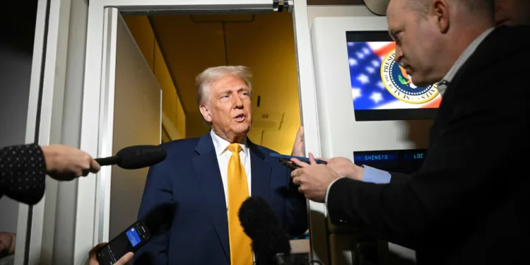 താരിഫുകളിൽ നിന്ന് ഒരു രാജ്യവും രക്ഷപ്പെടില്ല; ട്രംപിന്റെ പ്രഖ്യാപനം 1 താരിഫുകളിൽ നിന്ന് ഒരു രാജ്യവും രക്ഷപ്പെടില്ല; ട്രംപിന്റെ പ്രഖ്യാപനം