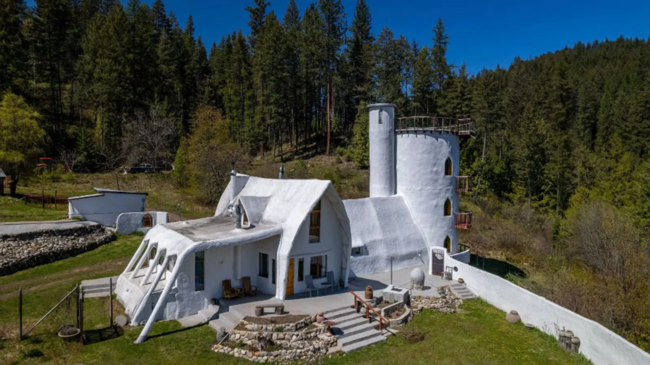 ഒരു കൊട്ടാരത്തിൽ താമസിക്കാൻ ആഗ്രഹമുണ്ടോ?