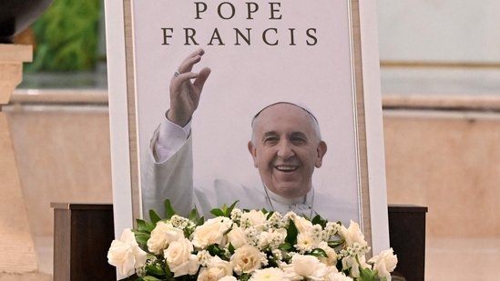 ലളിതമായി മടക്കം; മാർപാപ്പയുടെ അന്ത്യകർമങ്ങൾ ഇങ്ങനെ