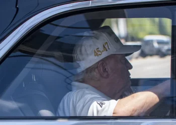 അമേരിക്കയുടെ പുതിയ താരിഫ് യുദ്ധം: 50-ലധികം രാജ്യങ്ങൾ ചർച്ചയ്ക്ക് തയ്യാറെടുക്കുന്നു! 5 അമേരിക്കയുടെ പുതിയ താരിഫ് യുദ്ധം: 50-ലധികം രാജ്യങ്ങൾ ചർച്ചയ്ക്ക് തയ്യാറെടുക്കുന്നു!