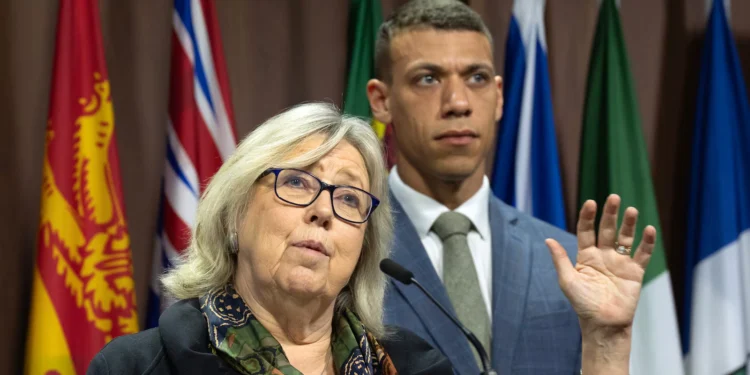 കൺസർവേറ്റീവുകൾ ജയിക്കില്ല, മാർക്ക് കാർണി പ്രധാനമന്ത്രിയാകും”: എലിസബത്ത് മേയ്