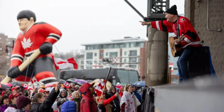 ട്രംപിന്റെ "51-ാമത് സംസ്ഥാനം" പരാമർശത്തിനെതിരെ കനേഡിയൻ നഗരങ്ങളിൽ വ്യാപക പ്രതിഷേധം 1 ട്രംപിന്റെ “51-ാമത് സംസ്ഥാനം” പരാമർശത്തിനെതിരെ കനേഡിയൻ നഗരങ്ങളിൽ വ്യാപക പ്രതിഷേധം