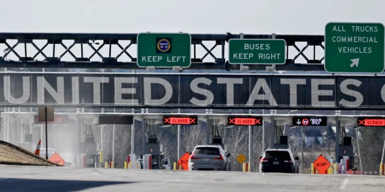 യു.എസിലേക്കുള്ള യാത്ര അപകടകരമോ? കനേഡിയൻ അധ്യാപകർക്ക് മുന്നറിയിപ്പ്! 1 യു.എസിലേക്കുള്ള യാത്ര അപകടകരമോ? കനേഡിയൻ അധ്യാപകർക്ക് മുന്നറിയിപ്പ്!