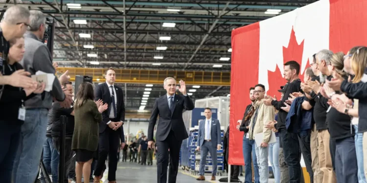 കാർണിയുടെ പ്രചാരണ തന്ത്രങ്ങൾ വിവാദത്തിൽ: ‘സ്റ്റോപ്പ് ദി സ്റ്റീൽ’ ബട്ടണുകൾക്ക് മാപ്പ്