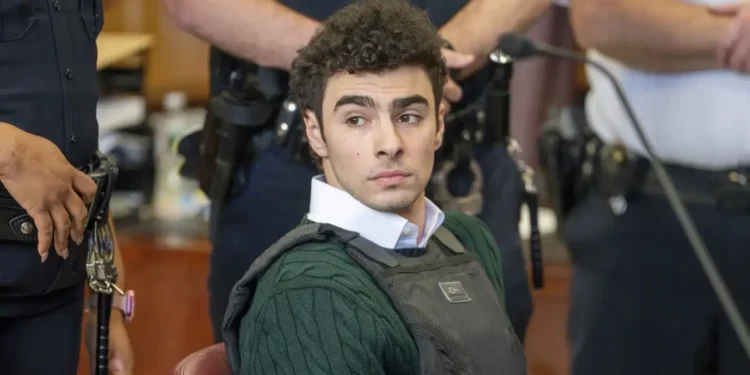 ആരോഗ്യ ഇൻഷുറൻസ് സിഇഒ കൊലപാതകം : പ്രതിക്കെതിരെ വധശിക്ഷ തേടുന്നു 1 ആരോഗ്യ ഇൻഷുറൻസ് സിഇഒ കൊലപാതകം : പ്രതിക്കെതിരെ വധശിക്ഷ തേടുന്നു