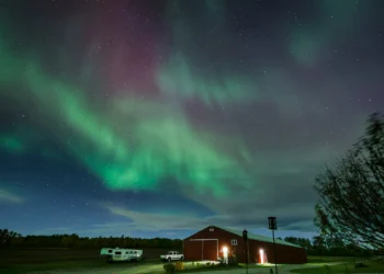കാനഡയുടെ ആകാശത്തു വിസ്മയ കാഴ്ചകൾ!