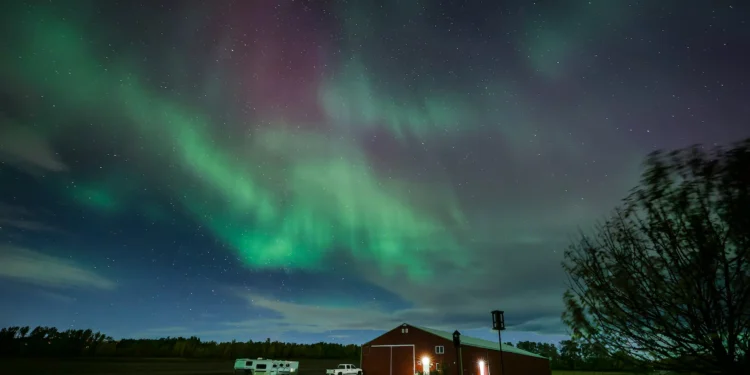 കാനഡയുടെ ആകാശത്തു വിസ്മയ കാഴ്ചകൾ! 1 കാനഡയുടെ ആകാശത്തു വിസ്മയ കാഴ്ചകൾ!