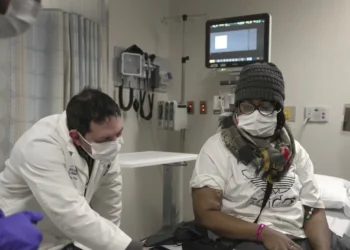 പന്നിയുടെ വൃക്കയുമായി 130 ദിവസം! ചരിത്രം സൃഷ്ടിച്ച് അലബാമ വനിത