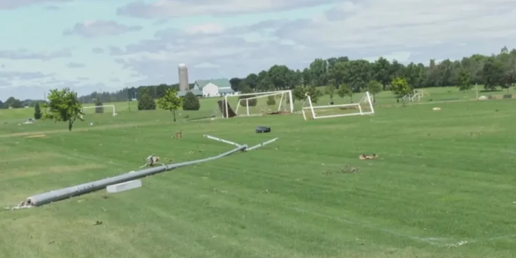 ചുഴലിക്കാറ്റിനു ശേഷം കൗവാൻ പാർക്ക് വീണ്ടും തുറക്കുന്നു