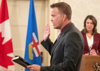 സർക്കാരിനെ വിമർശിച്ചു ; എംഎൽഎ പീറ്റർ ഗത്രി പുറത്ത്