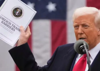 ട്രംപ് ആഗോള താരിഫുകൾ ഏർപ്പെടുത്തി