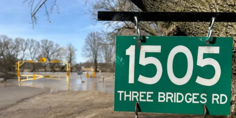 ഗ്രാൻഡ് റിവറിൽ ജലനിരപ്പ്‌ ഉയരുന്നു