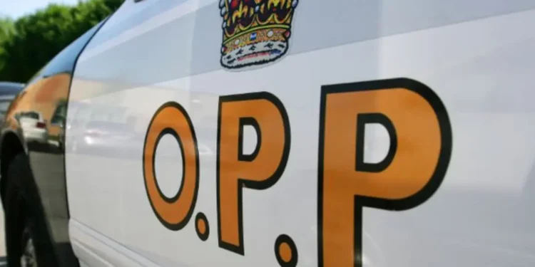 ഒന്റാറിയോയിൽ കാർൽട്ടൺ പ്ലേസിൽ രണ്ട് വാഹനങ്ങൾ കത്തിച്ചു