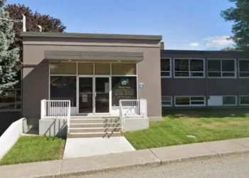 കാംലൂപ്സ് സ്കൂൾ ബജറ്റ് കുറവ് 9 കാംലൂപ്സ് സ്കൂൾ ബജറ്റ് കുറവ്