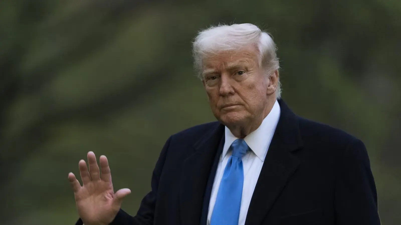 വിപണി ഇടിയുമ്പോഴും താരിഫുകളിൽ ഉറച്ച് ട്രംപ്!