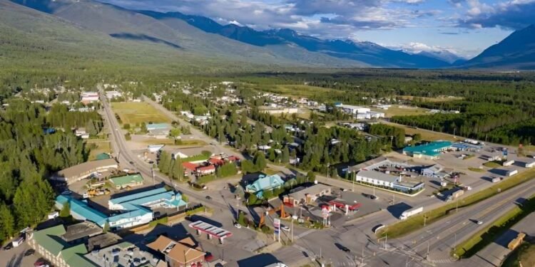 അഭയാർത്ഥികളെ സഹായിച്ച വാലമൗണ്ട് ഗ്രാമം ഇപ്പോൾ സഹായത്തിനായി കാത്തിരിക്കുന്നു