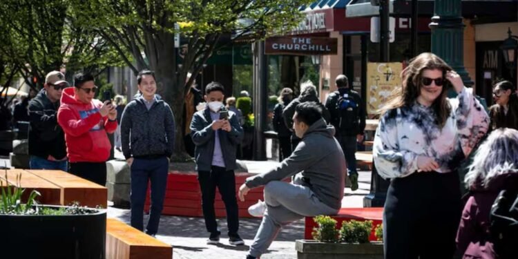 രാഷ്ട്രീയ സംഘർഷങ്ങൾക്കിടയിലും ബി.സി.യിലേക്ക് വിനോദസഞ്ചാരികളുടെ പ്രവാഹം