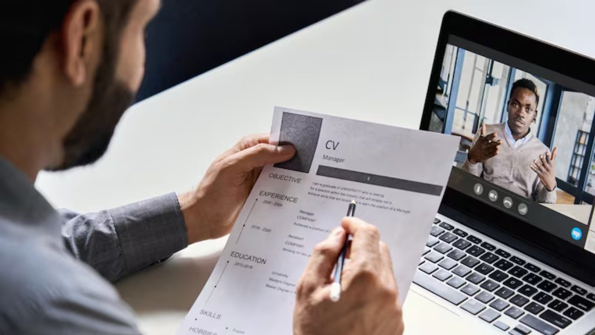 ഉയർന്ന ശബ്ദ ഗുണനിലവാരമുള്ളവർക്ക് ഇന്റർവ്യൂകളിൽ മുൻതൂക്കം; യേൽ പഠനം വെളിപ്പെടുത്തുന്നു